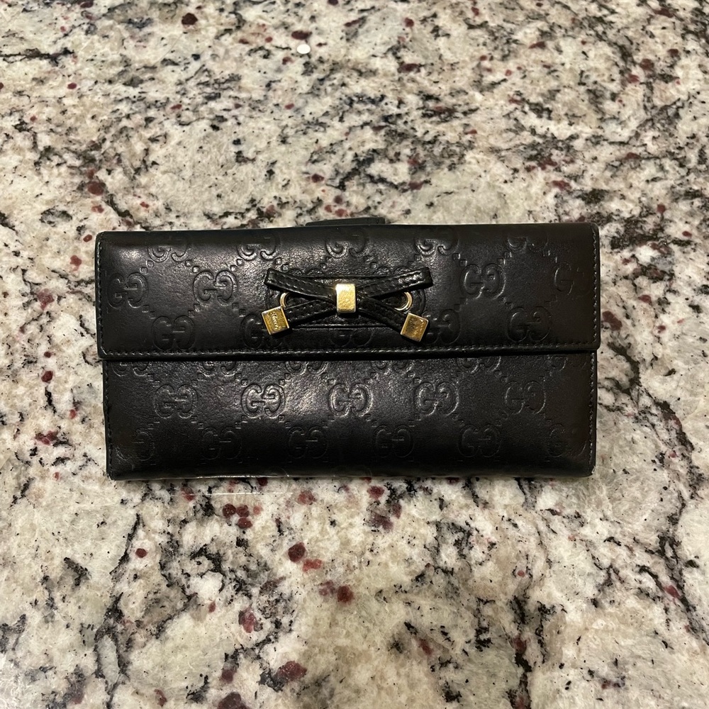 AUTHENTIC GUCCI WALLET